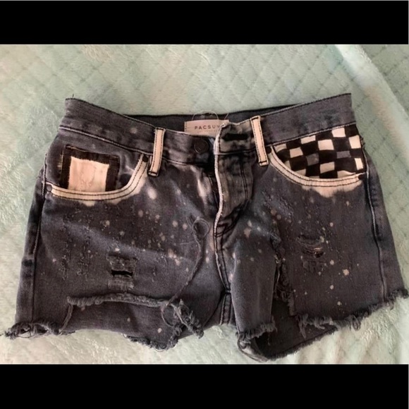 Clothing - Picture 2 of 11